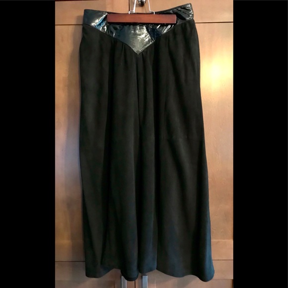 Dita Martin Design Vintage BLK Suede/Patent Skirt - Picture 3 of 6